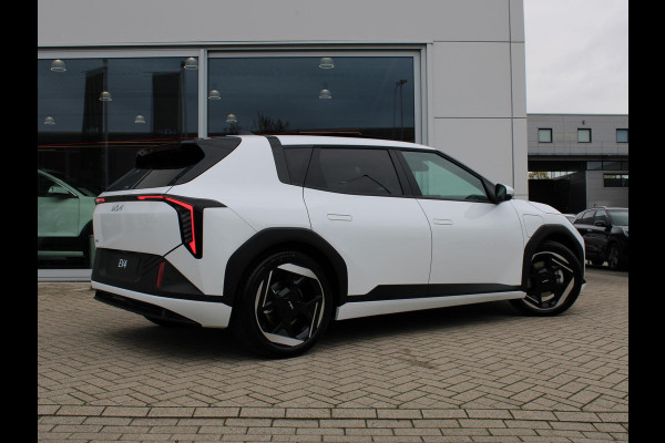 Kia EV4 Plus Advanced 81.4 kWh | DIRECT LEVERBAAR | Schuifkanteldak | Navigatie | Stoel en stuurverwarming | H&K | Elektrische achterklep