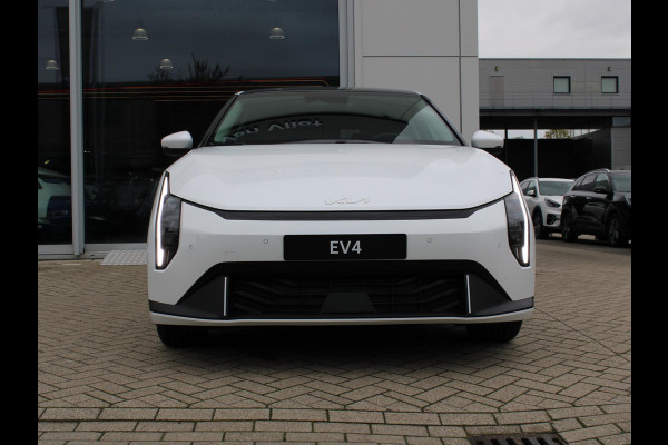 Kia EV4 Plus Advanced 81.4 kWh | DIRECT LEVERBAAR | Schuifkanteldak | Navigatie | Stoel en stuurverwarming | H&K | Elektrische achterklep