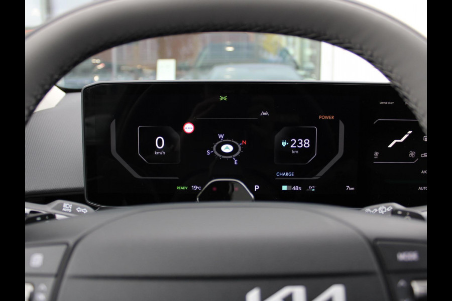 Kia EV4 Plus Advanced 81.4 kWh | DIRECT LEVERBAAR | Schuifkanteldak | Navigatie | Stoel en stuurverwarming | H&K | Elektrische achterklep