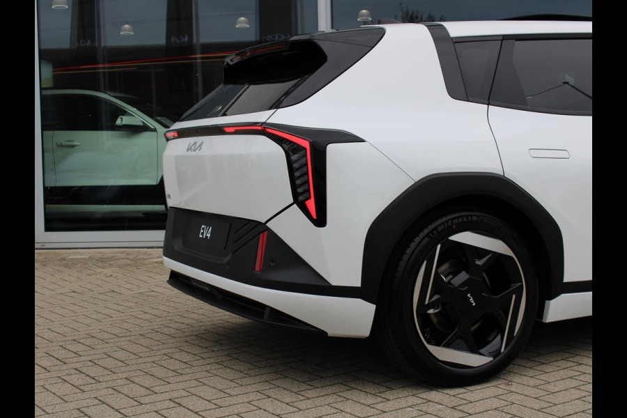 Kia EV4 Plus Advanced 81.4 kWh | DIRECT LEVERBAAR | Schuifkanteldak | Navigatie | Stoel en stuurverwarming | H&K | Elektrische achterklep