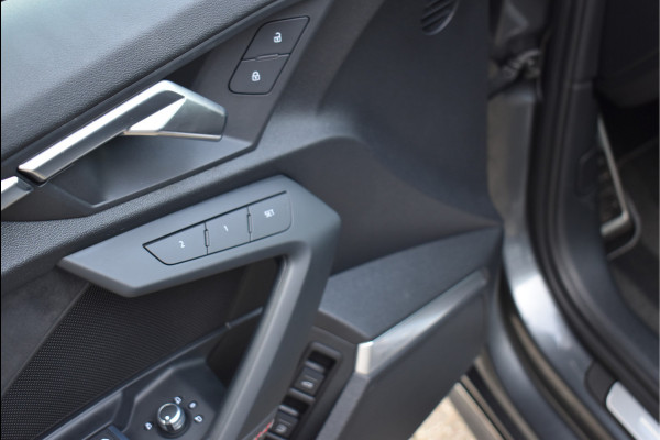 Audi A3 Sportback 45 TFSI e S-Line 245 Pk Alle Opties Pano RS-Stoel Head-Up Memory Keyless RS3 18 Inch
