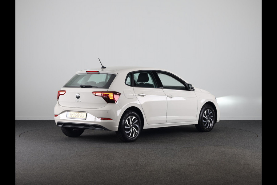 Volkswagen Polo 1.0 TSI Life 95PK | Navigatie via app | parkeersensoren | digitaal dshboard