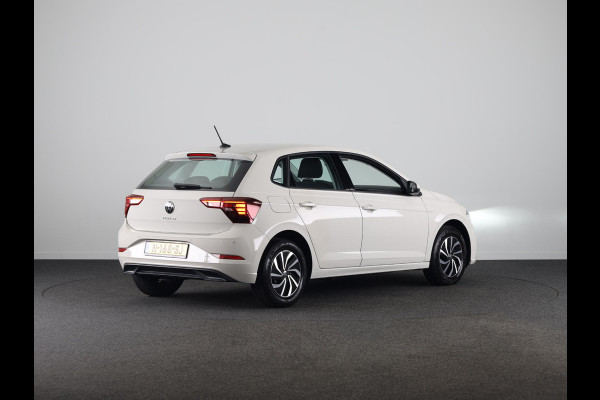 Volkswagen Polo 1.0 TSI Life 95PK | Navigatie via app | parkeersensoren | digitaal dshboard
