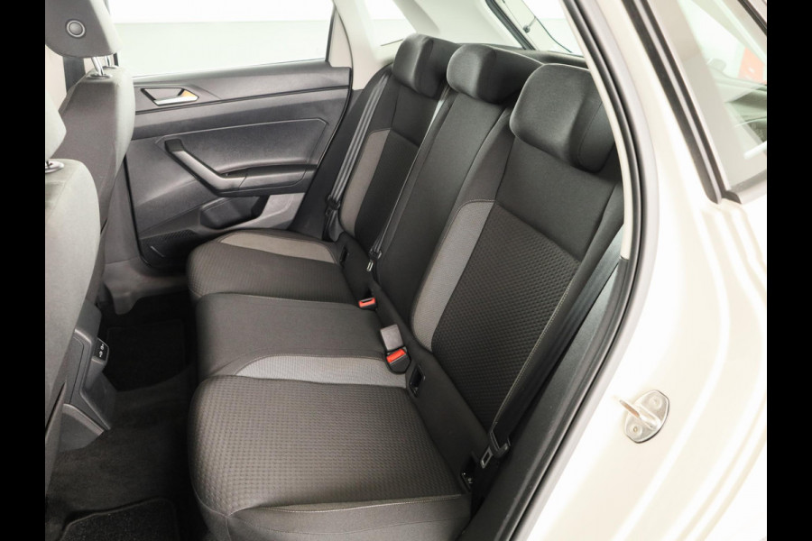 Volkswagen Polo 1.0 TSI Life 95PK | Navigatie via app | parkeersensoren | digitaal dshboard