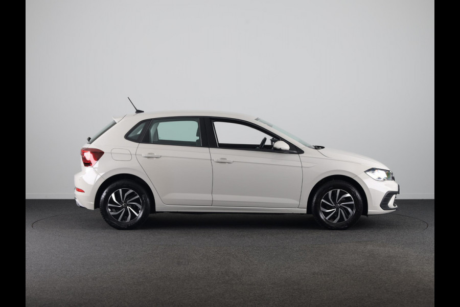 Volkswagen Polo 1.0 TSI Life 95PK | Navigatie via app | parkeersensoren | digitaal dshboard