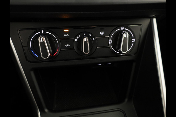 Volkswagen Polo 1.0 TSI Life 95PK | Navigatie via app | parkeersensoren | digitaal dshboard