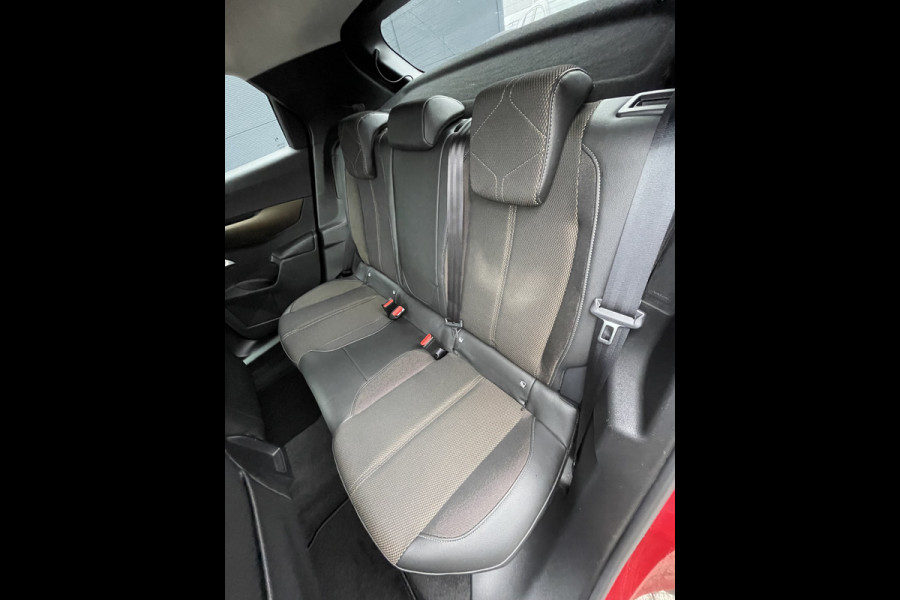 DS Ds 3 Crossback 100pk Performance Line (Stoelverwarming - Camera - Automatische Airco - Head up - Navigatie - Apple Carplay - Keyless Start)