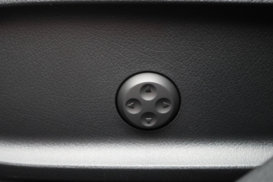 Mercedes-Benz CLA-Klasse Shooting Brake 250 e Premium Plus AMG Panoramadak, ACC, Camera, Sfeerverlichting, Trekhaak, Widescreen, 18"