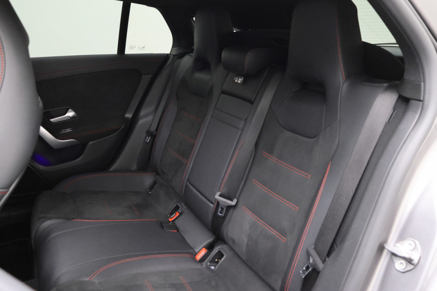 Mercedes-Benz CLA-Klasse Shooting Brake 250 e Premium Plus AMG Panoramadak, ACC, Camera, Sfeerverlichting, Trekhaak, Widescreen, 18"