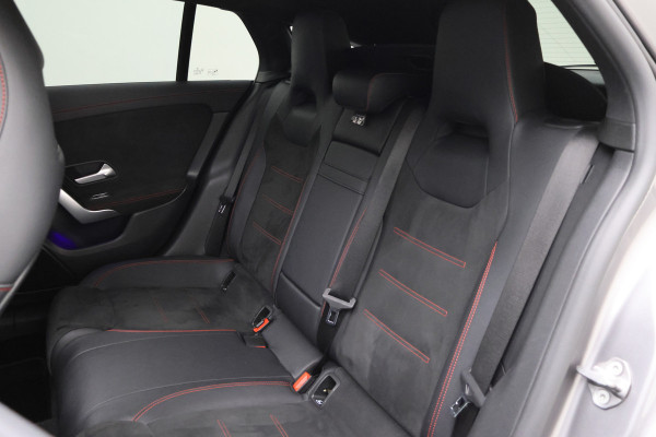 Mercedes-Benz CLA-Klasse Shooting Brake 250 e Premium Plus AMG Panoramadak, ACC, Camera, Sfeerverlichting, Trekhaak, Widescreen, 18"