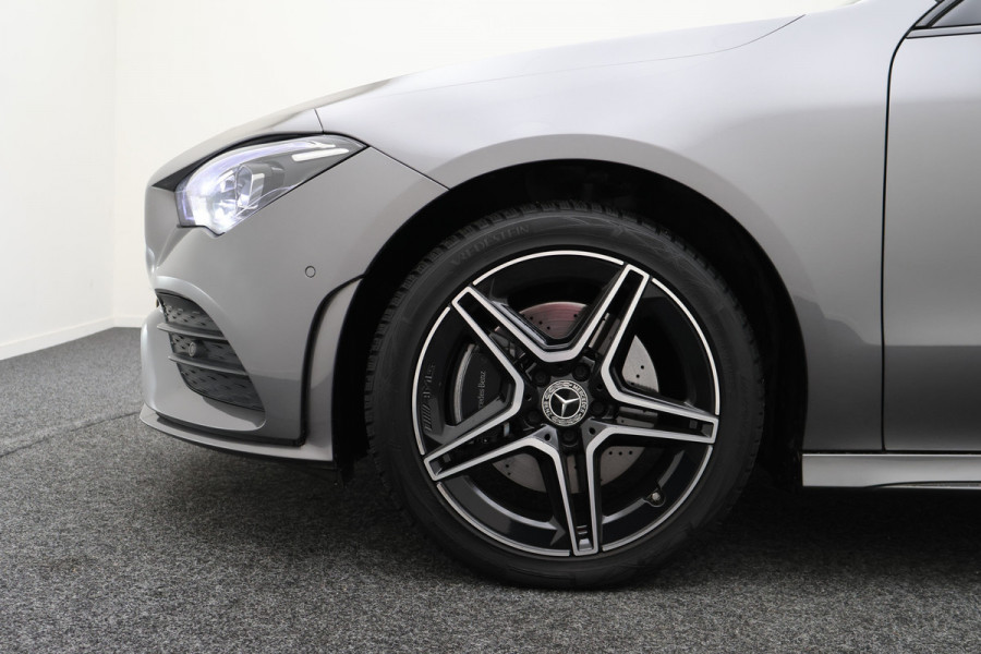 Mercedes-Benz CLA-Klasse Shooting Brake 250 e Premium Plus AMG Panoramadak, ACC, Camera, Sfeerverlichting, Trekhaak, Widescreen, 18"