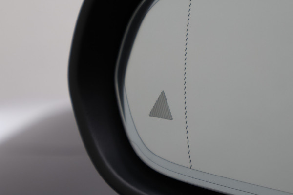 Mercedes-Benz CLA-Klasse Shooting Brake 250 e Premium Plus AMG Panoramadak, ACC, Camera, Sfeerverlichting, Trekhaak, Widescreen, 18"