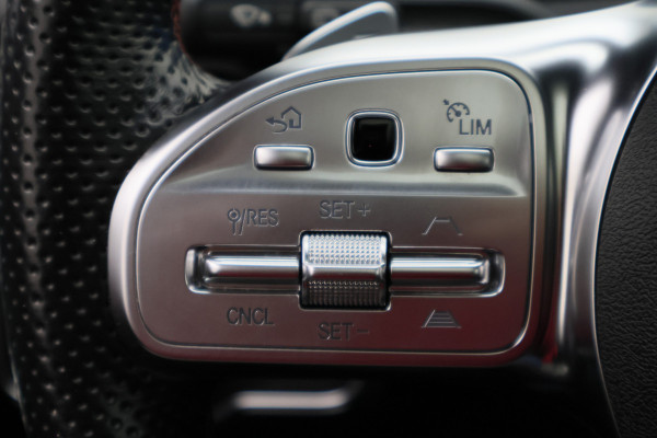 Mercedes-Benz CLA-Klasse Shooting Brake 250 e Premium Plus AMG Panoramadak, ACC, Camera, Sfeerverlichting, Trekhaak, Widescreen, 18"