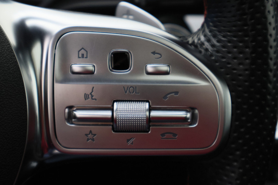 Mercedes-Benz CLA-Klasse Shooting Brake 250 e Premium Plus AMG Panoramadak, ACC, Camera, Sfeerverlichting, Trekhaak, Widescreen, 18"