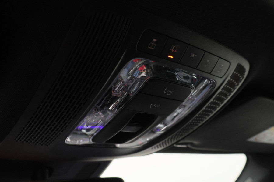 Mercedes-Benz CLA-Klasse Shooting Brake 250 e Premium Plus AMG Panoramadak, ACC, Camera, Sfeerverlichting, Trekhaak, Widescreen, 18"