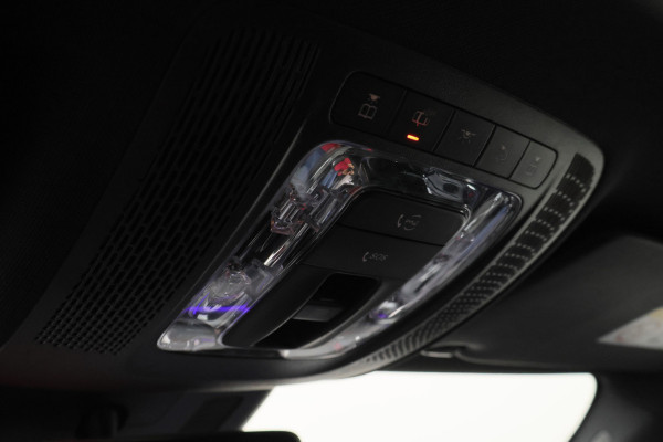 Mercedes-Benz CLA-Klasse Shooting Brake 250 e Premium Plus AMG Panoramadak, ACC, Camera, Sfeerverlichting, Trekhaak, Widescreen, 18"