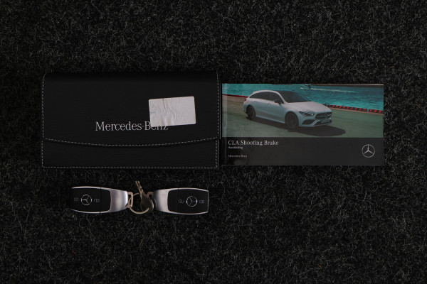 Mercedes-Benz CLA-Klasse Shooting Brake 250 e Premium Plus AMG Panoramadak, ACC, Camera, Sfeerverlichting, Trekhaak, Widescreen, 18"