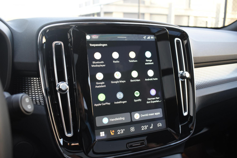 Volvo EX40 252PK Single Motor Extended Range 82 kWh Plus / Lounge Pakket / Panoramadak / 360 Camera / Extra getint glas / 20'' Velgen / MicrTech/Nubuck bekleding