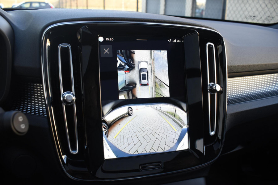 Volvo EX40 252PK Single Motor Extended Range 82 kWh Plus / Lounge Pakket / Panoramadak / 360 Camera / Extra getint glas / 20'' Velgen / MicrTech/Nubuck bekleding
