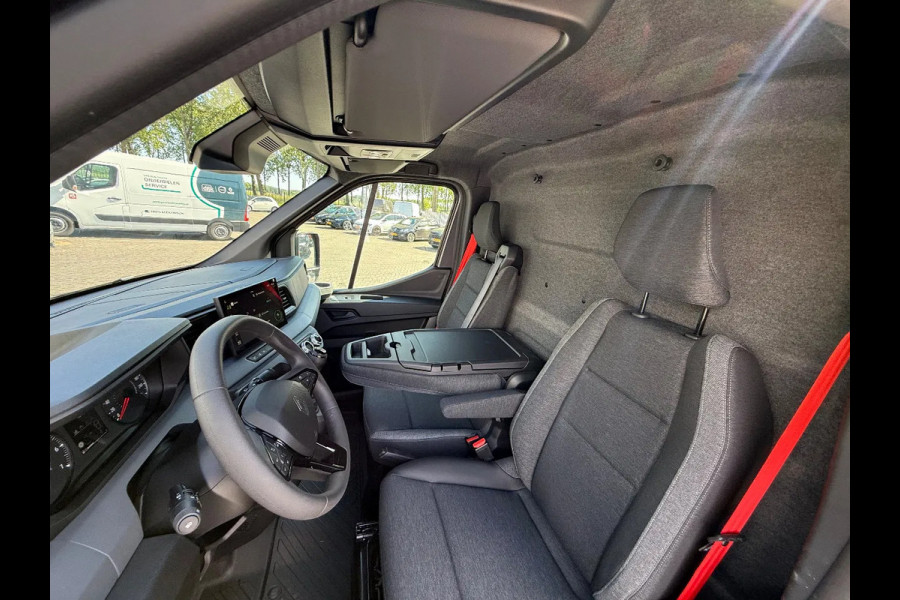 Renault Master RED EDITION 170pk L3H2 BPM VRIJ/ BETIMMERD/ SIDEBARS/ TREKHAAK/ CAMERA/ ALL WEATHER BANDEN/ RIJKLAAR!!!