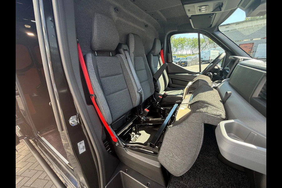 Renault Master RED EDITION 170pk L3H2 BPM VRIJ/ BETIMMERD/ SIDEBARS/ TREKHAAK/ CAMERA/ ALL WEATHER BANDEN/ RIJKLAAR!!!