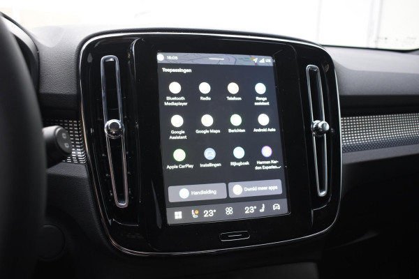 Volvo EX40 252PK Single Motor Extended Range 82 kWh Plus / Lounge pakket / Extra getint glas / Panoramadak / 360 camera / 20''velgen / zwart dak