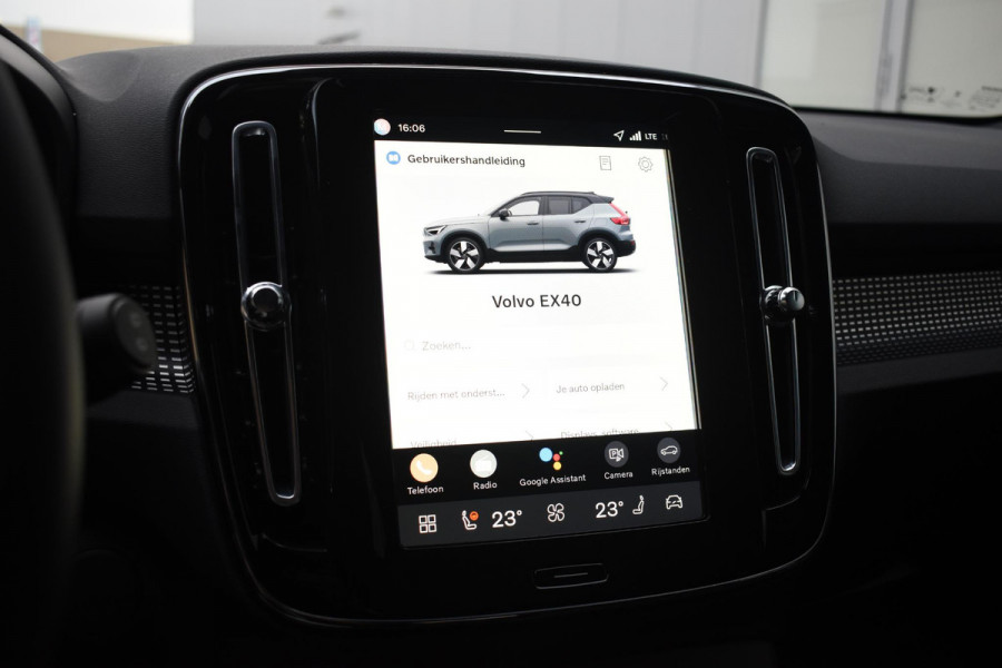 Volvo EX40 252PK Single Motor Extended Range 82 kWh Plus / Lounge pakket / Extra getint glas / Panoramadak / 360 camera / 20''velgen / zwart dak