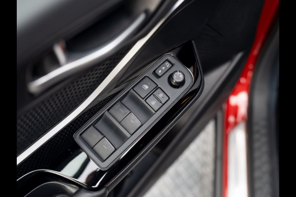 Toyota C-HR 1.8 Hybrid GR-Sport | Bi-Tone | Trekhaak | Dodehoek sensoren | Stoel & Stuur verw. | 19'' | Prijs Rijklaar!!