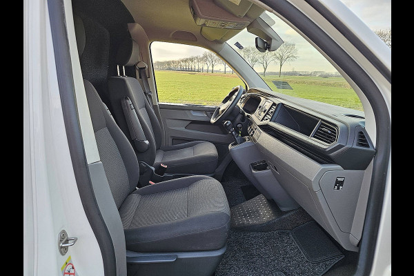Volkswagen Transporter 2.0 TDI T6.1 L2H1 2x-Zijdeur Trekhaak Achterdeuren CarPlay!