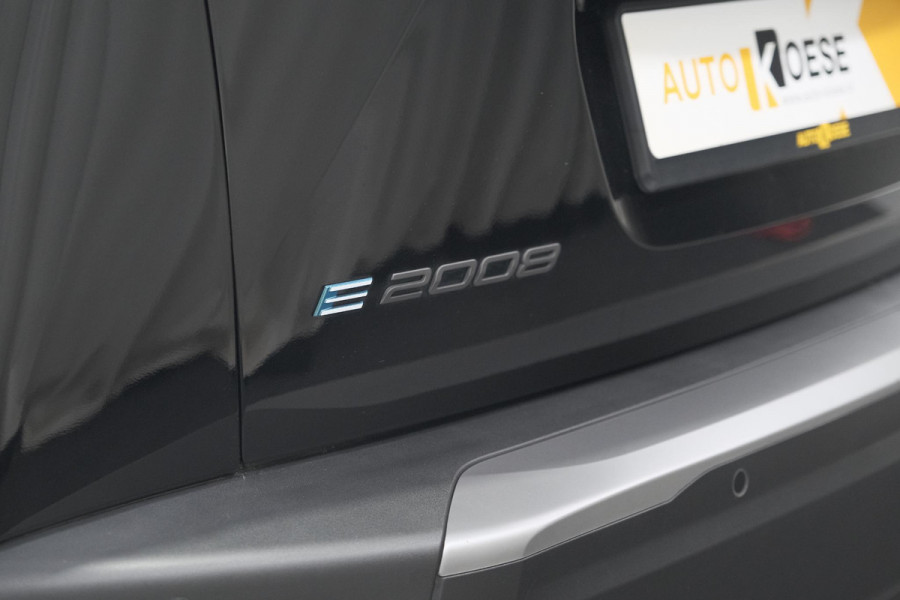 Peugeot e-2008 EV Active 50 kWh | Parkeersensoren | Apple Carplay | Climate Control