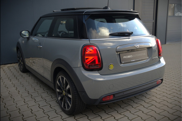 MINI Mini Electric Yours 33 kWh | Panoramadak | Harman Kardon | Head-Up Display | Union Jack | Black Pack | BTW | Stoelverwarming | Keyless | Apple Carplay | Navigatie | Camera | Parkeersensoren | Warmtepomp | Leer | Cruise