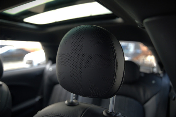 MINI Mini Electric Yours 33 kWh | Panoramadak | Harman Kardon | Head-Up Display | Union Jack | Black Pack | BTW | Stoelverwarming | Keyless | Apple Carplay | Navigatie | Camera | Parkeersensoren | Warmtepomp | Leer | Cruise