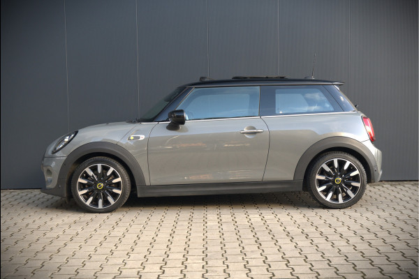 MINI Mini Electric Yours 33 kWh | Panoramadak | Harman Kardon | Head-Up Display | Union Jack | Black Pack | BTW | Stoelverwarming | Keyless | Apple Carplay | Navigatie | Camera | Parkeersensoren | Warmtepomp | Leer | Cruise