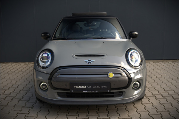 MINI Mini Electric Yours 33 kWh | Panoramadak | Harman Kardon | Head-Up Display | Union Jack | Black Pack | BTW | Stoelverwarming | Keyless | Apple Carplay | Navigatie | Camera | Parkeersensoren | Warmtepomp | Leer | Cruise
