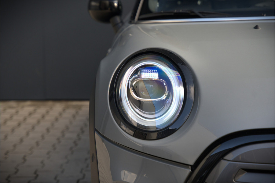 MINI Mini Electric Yours 33 kWh | Panoramadak | Harman Kardon | Head-Up Display | Union Jack | Black Pack | BTW | Stoelverwarming | Keyless | Apple Carplay | Navigatie | Camera | Parkeersensoren | Warmtepomp | Leer | Cruise