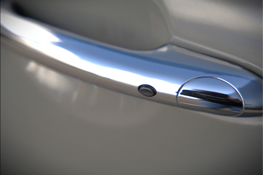 MINI Mini Electric Yours 33 kWh | Panoramadak | Harman Kardon | Head-Up Display | Union Jack | Black Pack | BTW | Stoelverwarming | Keyless | Apple Carplay | Navigatie | Camera | Parkeersensoren | Warmtepomp | Leer | Cruise