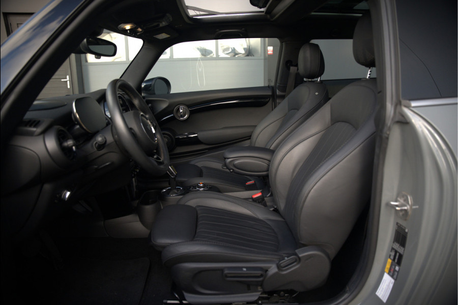 MINI Mini Electric Yours 33 kWh | Panoramadak | Harman Kardon | Head-Up Display | Union Jack | Black Pack | BTW | Stoelverwarming | Keyless | Apple Carplay | Navigatie | Camera | Parkeersensoren | Warmtepomp | Leer | Cruise