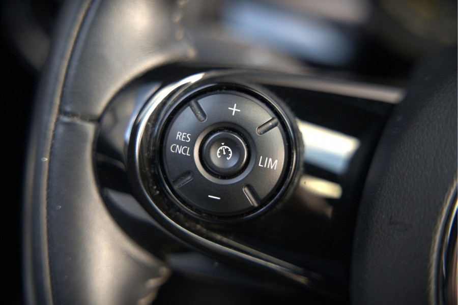 MINI Mini Electric Yours 33 kWh | Panoramadak | Harman Kardon | Head-Up Display | Union Jack | Black Pack | BTW | Stoelverwarming | Keyless | Apple Carplay | Navigatie | Camera | Parkeersensoren | Warmtepomp | Leer | Cruise