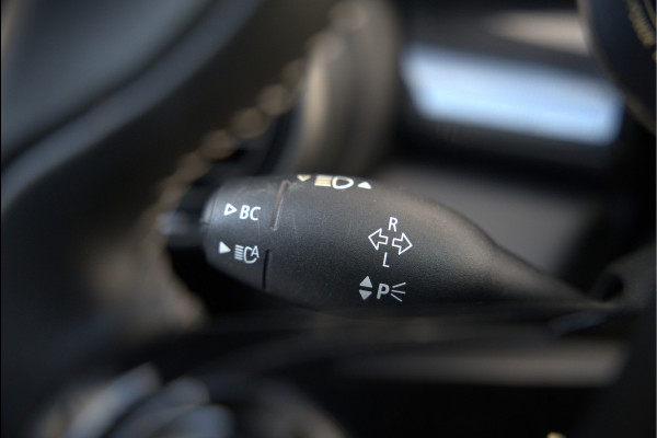 MINI Mini Electric Yours 33 kWh | Panoramadak | Harman Kardon | Head-Up Display | Union Jack | Black Pack | BTW | Stoelverwarming | Keyless | Apple Carplay | Navigatie | Camera | Parkeersensoren | Warmtepomp | Leer | Cruise