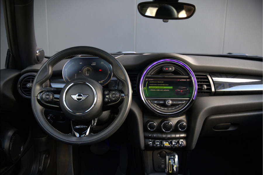 MINI Mini Electric Yours 33 kWh | Panoramadak | Harman Kardon | Head-Up Display | Union Jack | Black Pack | BTW | Stoelverwarming | Keyless | Apple Carplay | Navigatie | Camera | Parkeersensoren | Warmtepomp | Leer | Cruise