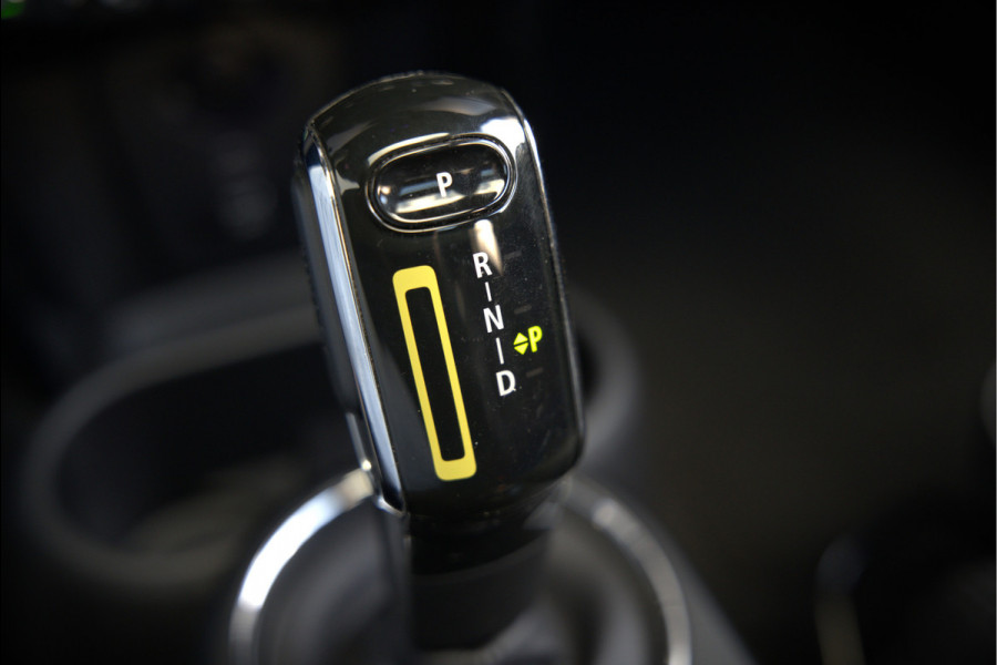 MINI Mini Electric Yours 33 kWh | Panoramadak | Harman Kardon | Head-Up Display | Union Jack | Black Pack | BTW | Stoelverwarming | Keyless | Apple Carplay | Navigatie | Camera | Parkeersensoren | Warmtepomp | Leer | Cruise