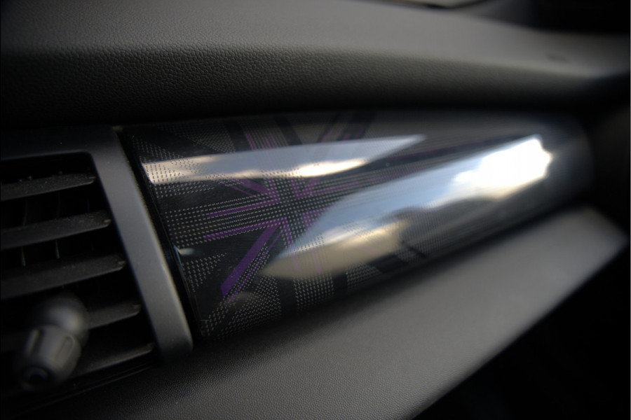 MINI Mini Electric Yours 33 kWh | Panoramadak | Harman Kardon | Head-Up Display | Union Jack | Black Pack | BTW | Stoelverwarming | Keyless | Apple Carplay | Navigatie | Camera | Parkeersensoren | Warmtepomp | Leer | Cruise