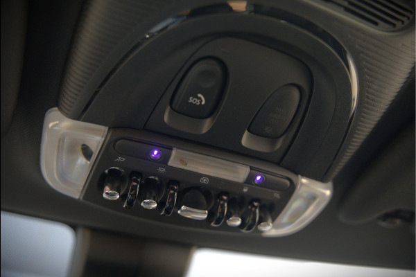 MINI Mini Electric Yours 33 kWh | Panoramadak | Harman Kardon | Head-Up Display | Union Jack | Black Pack | BTW | Stoelverwarming | Keyless | Apple Carplay | Navigatie | Camera | Parkeersensoren | Warmtepomp | Leer | Cruise