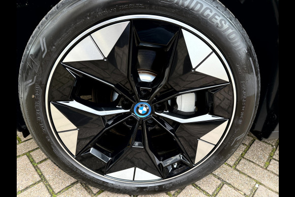 BMW iX3 High Executive 80 kWh SOH 94.5%, Panoramadak, 360 Camera, Trekhaak, Harman/Kardon
