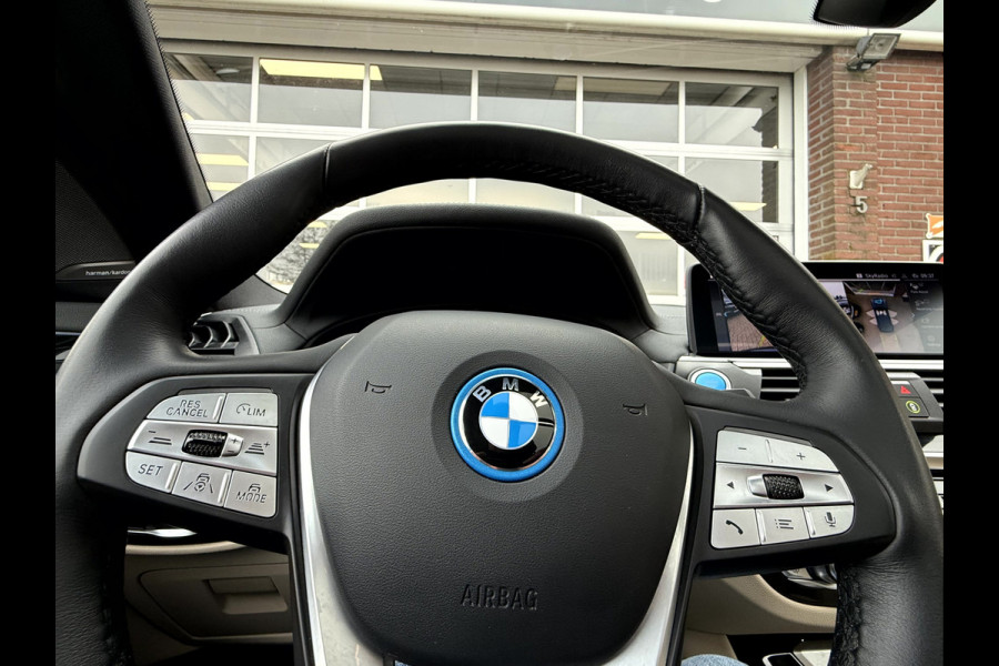 BMW iX3 High Executive 80 kWh SOH 94.5%, Panoramadak, 360 Camera, Trekhaak, Harman/Kardon