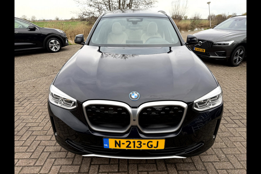 BMW iX3 High Executive 80 kWh SOH 94.5%, Panoramadak, 360 Camera, Trekhaak, Harman/Kardon