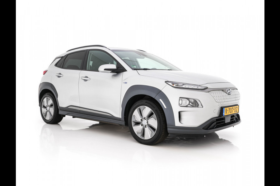 Hyundai Kona EV Fashion 64 kWh (3-Fase) {SOH-100%} (INCL-BTW)  Aut * HEATPUMP | NAVI-FULLMAP | LEATHER-FABRIC | KEYLESS | CAMERA | DAB | ECC | PDC | ADAPTIVE-CRUISE | LANE-ASSIST | HEATED SEATS | PRIVACY-GLASS | HEAD-UP | SHIFT-PADDLES | 17"A