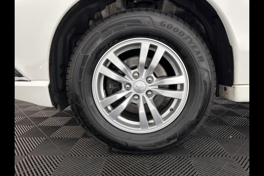 Mitsubishi Outlander 2.4 PHEV Pure (Plug-In) (INCL-BTW)  Aut *FULL-LED | KEYLESS | CAMERA | HEATED-COMFORTSEATS | ECC | SHIFTPADDLES | PDC | CRUISE | CARPLAY | PRIVACY-GLASS | DAB | TOWBAR | 16''ALU*