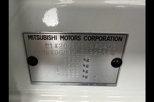 Mitsubishi Outlander 2.4 PHEV Pure (Plug-In) (INCL-BTW)  Aut *FULL-LED | KEYLESS | CAMERA | HEATED-COMFORTSEATS | ECC | SHIFTPADDLES | PDC | CRUISE | CARPLAY | PRIVACY-GLASS | DAB | TOWBAR | 16''ALU*