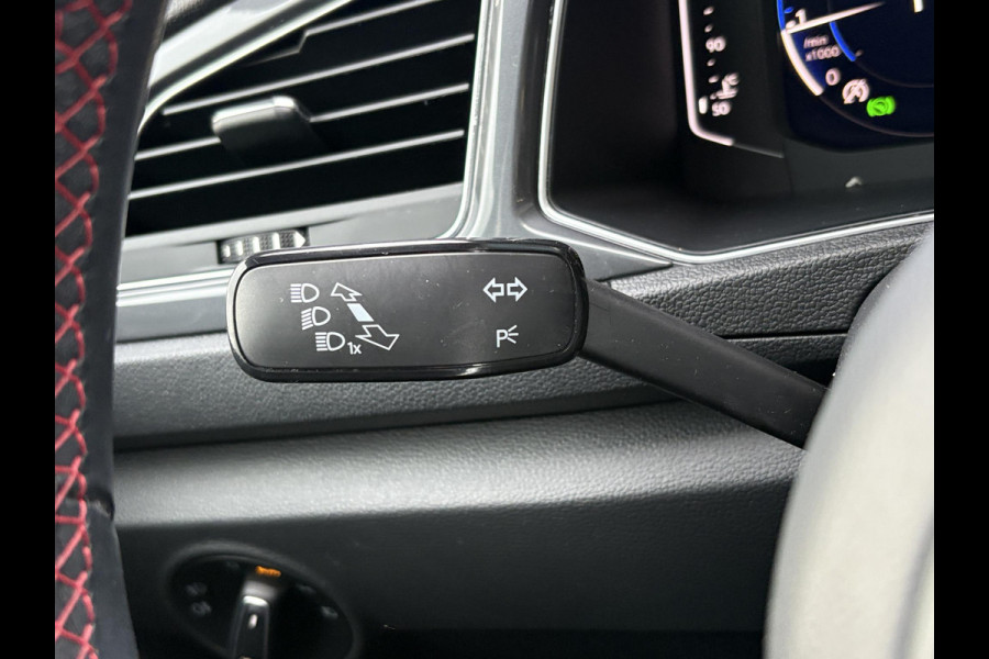 Volkswagen T-Roc 1.5 TSI Sport Business R-Line | VOL! | Afneembare Trekhaak | Panoramadak | Beats Audio | Stoelverwarming | Adaptive Cruise |